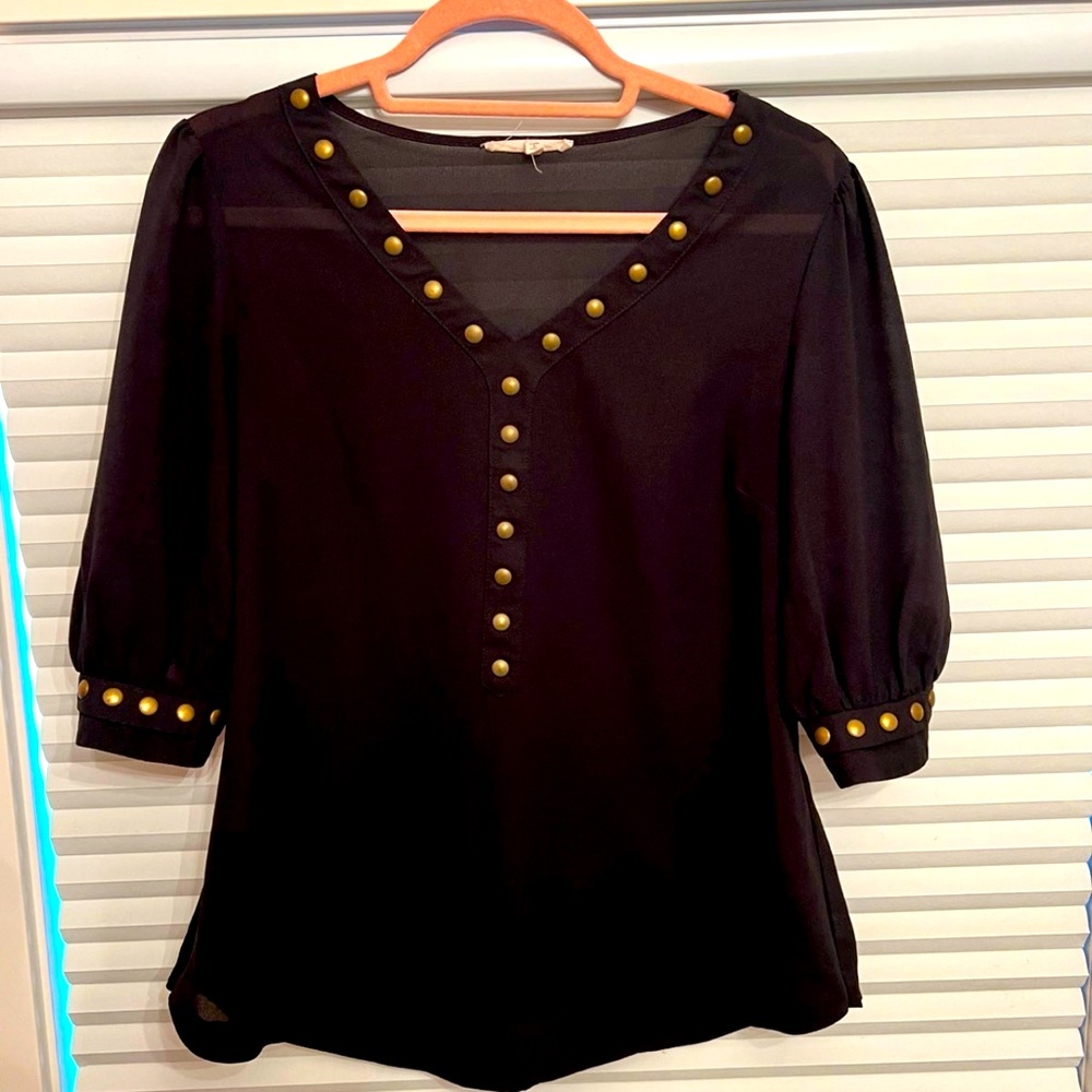 41 hawthorn blouse with gold grommets size medium